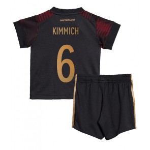 Niemcy Joshua Kimmich #6 Koszulka Wyjazdowych Dziecięca MŚ 2022 Krótki Rękaw (+ Krótkie spodenki)